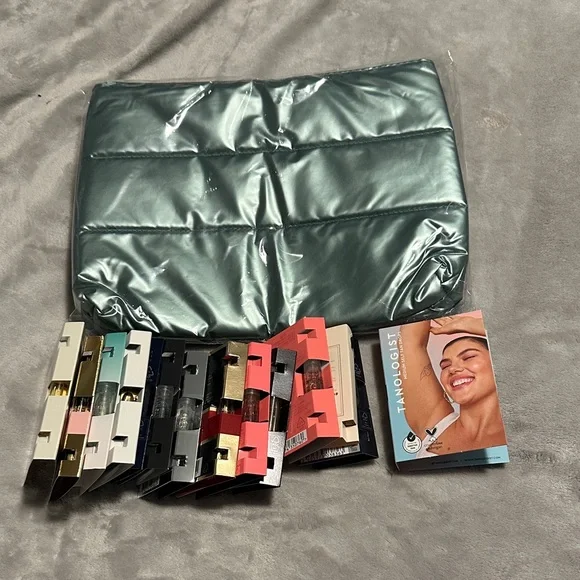 Sleek Metallic Green Puffer Bag with Samples Bundle - Picture 1 of 2
